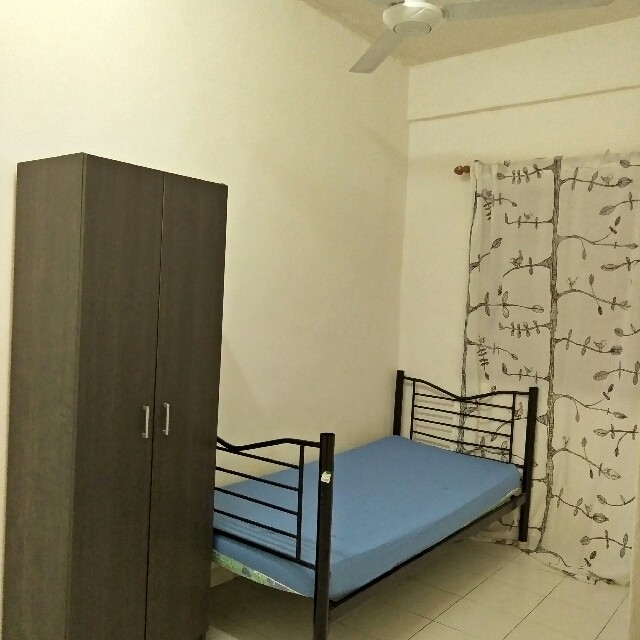 room for rent, medium room, jalan ss 22/23, Comfortable Room Rent Located at Damansara Jaya, PJ