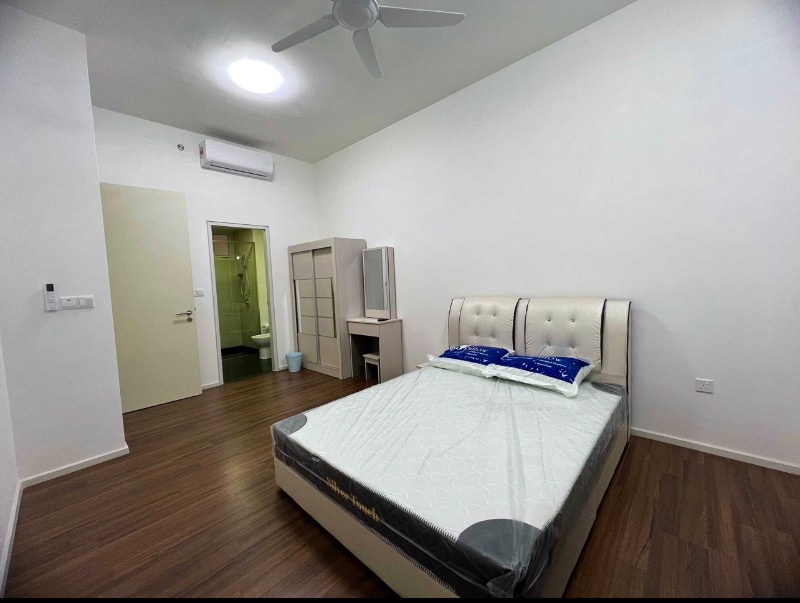 room for rent, full unit, eco park bandar seri botani, New fully furnished condo for immediate move in.