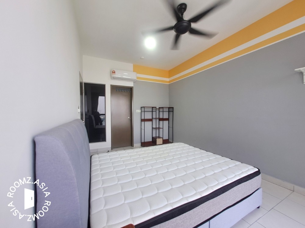 room for rent, full unit, jalan raja laut, Master bedroom and got 1 private bathroom