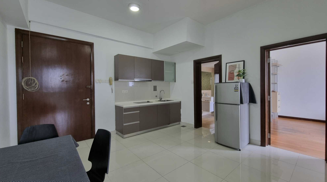 room for rent, full unit, ss7, Rb the grand sofo damansara suite, kelana jaya semi furnish to rent