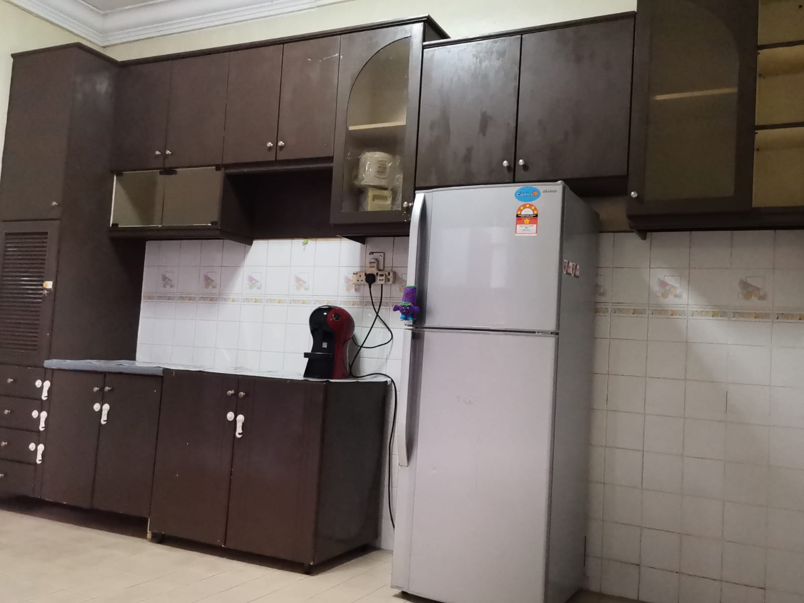 room for rent, medium room, permas jaya, Nearby Sport complex, restaurant, and playground