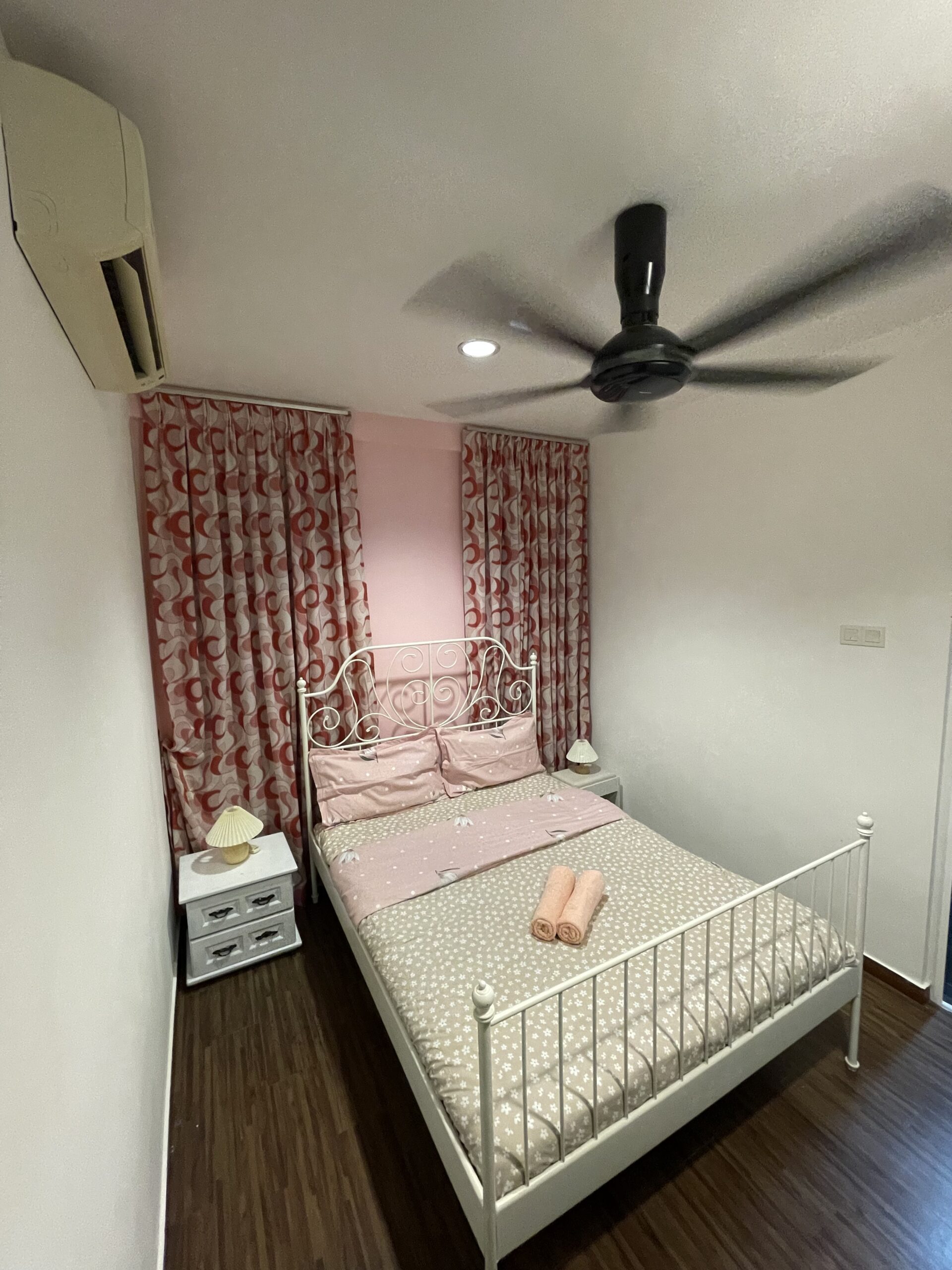 room for rent, master room, setapak, Located at top on shopping mall