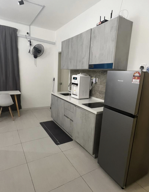 room for rent, studio, bandar kinrara, Fully furnished studio with private bathroom and kitchen , pet allowed