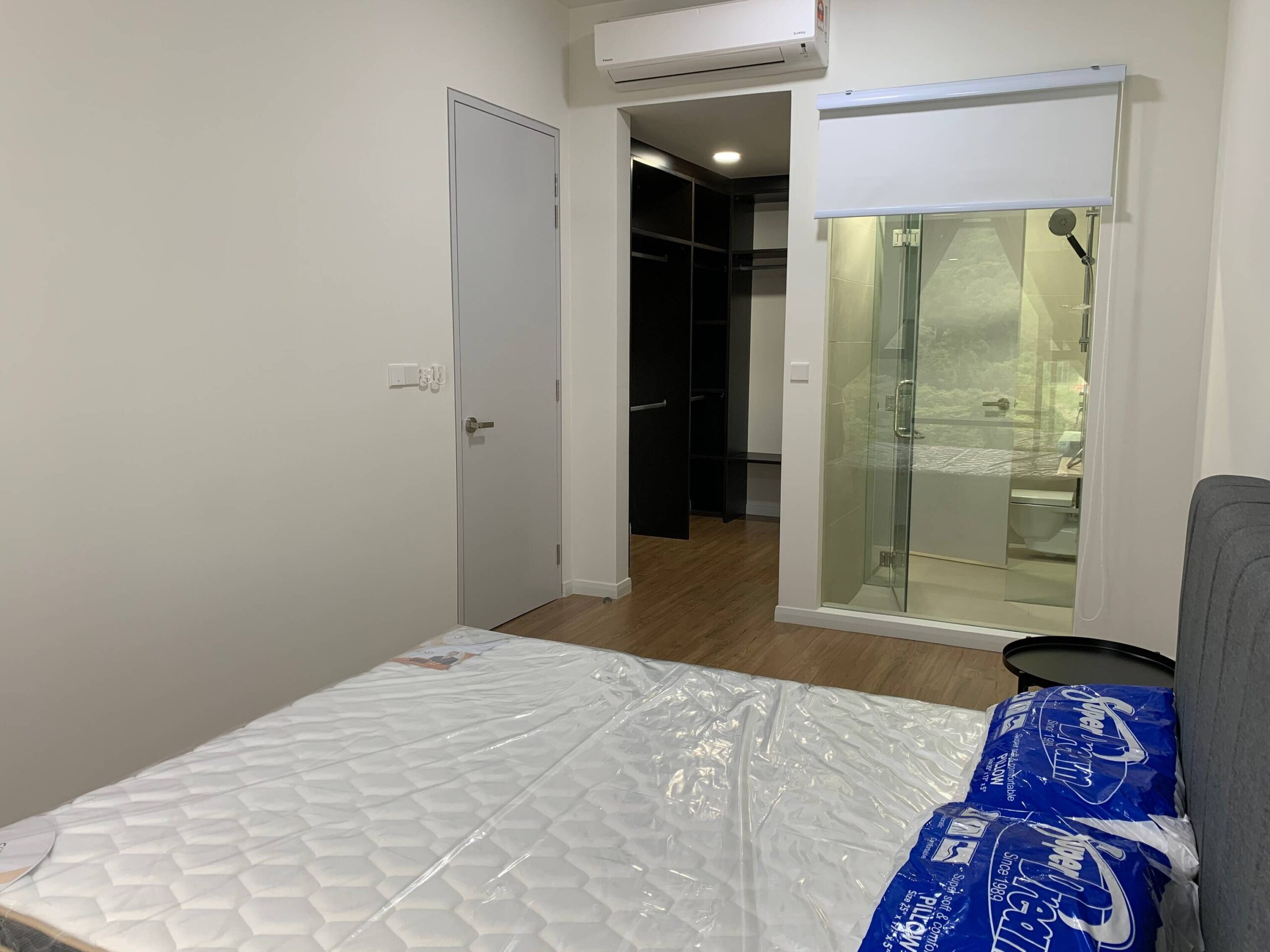 room for rent, studio, city villa kuala lumpur, Kindly Follow the instructions of the Unit Here🔥🔥 BY 🏡,Sending A message Via(WhatsApp) Fully furnished non sharing Available to move in ASAP. Got Car 🚗 park included. Notes:You can send a message via WhatsApp for fast response.